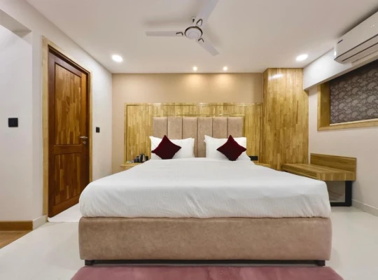 best couple friendly hotels in 7 apple hotel guruvayur guruvayur