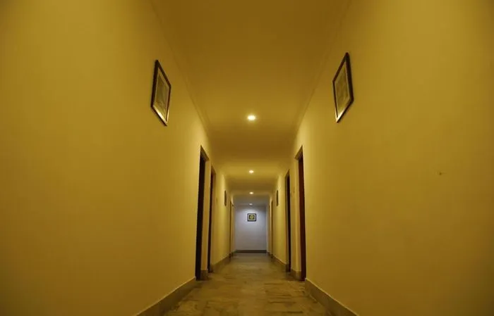 Hotel with swimming pool in west nada, guruvayur - kairali tourist home