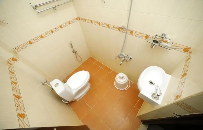 hotel near guruvayur railway station - kairali tourist home