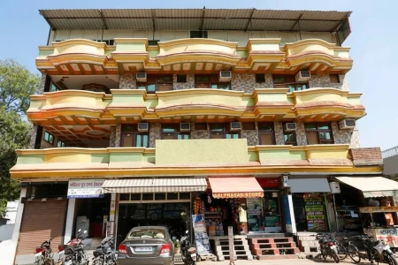 hotel with free parking in morar, gwalior - hotel rama utsaw
