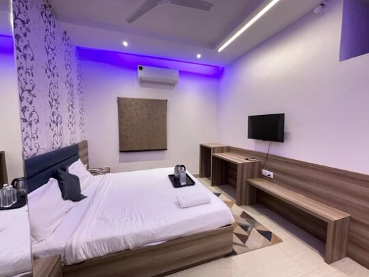 hourly stay hotels in trpotels prince mama gwalior