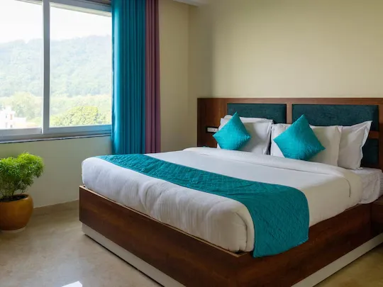 hotel in fatehpur, haldwani for couples - trevon the shire inn