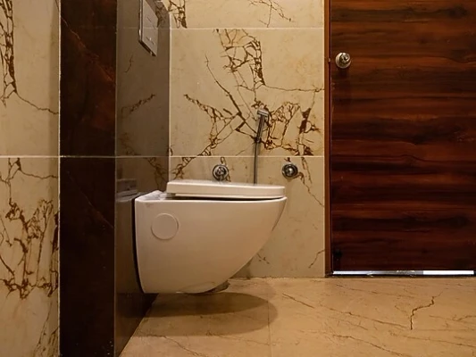 hotel with free parking in fatehpur, haldwani - trevon the shire inn