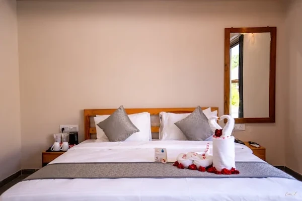 hotel with meeting room in navagam, halol - daksh the nirvana retreat