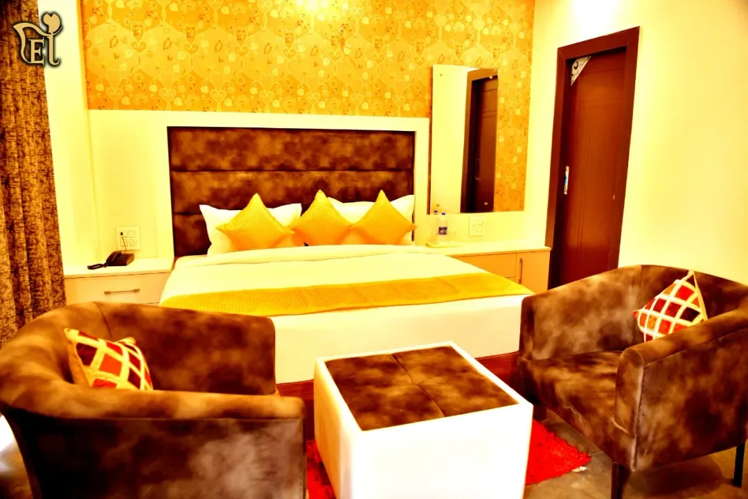 best hotels for unmarried couples in hotel elgrovia haridwar