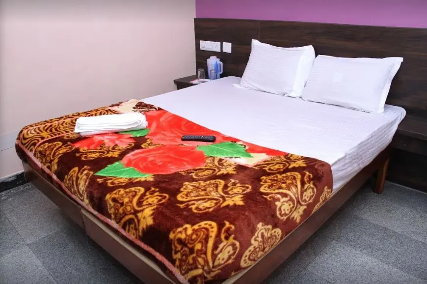 night stay hotels in baba crystal lodge hyderabad