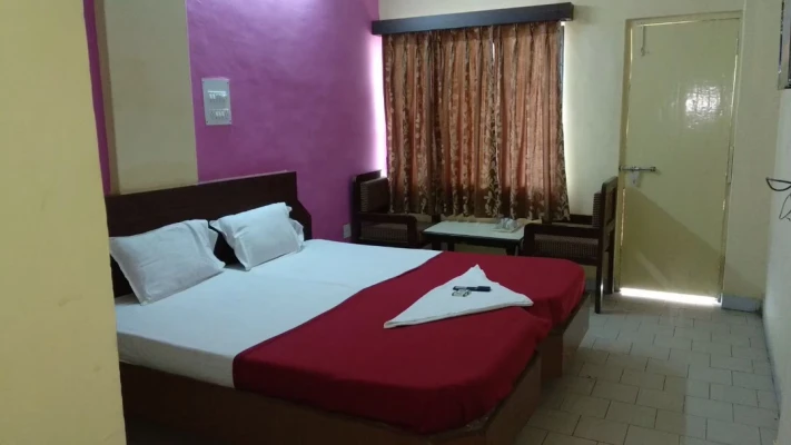 hotel near hyderabad airport - baba crystal lodge