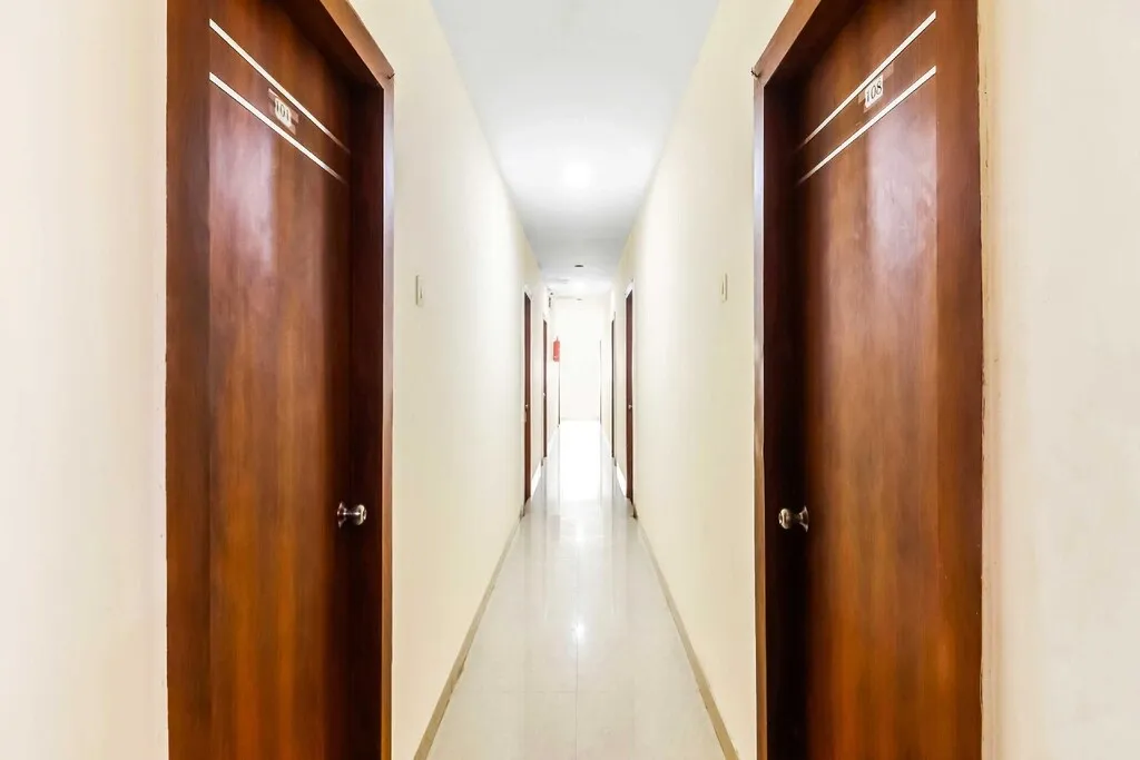 hotel with free parking in kukatpally, hyderabad - bommarillu residency