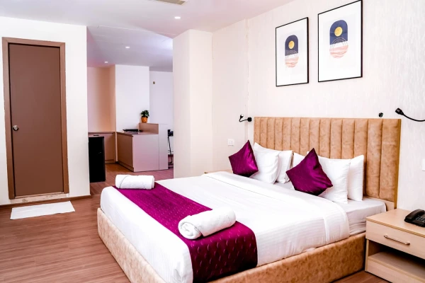 hotel in nanakramguda, hyderabad for family - casa hotel and suites
