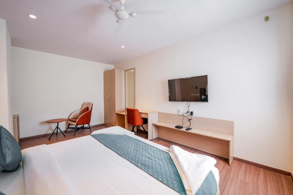 hotel with bar in nanakramguda, hyderabad - casa hotel and suites