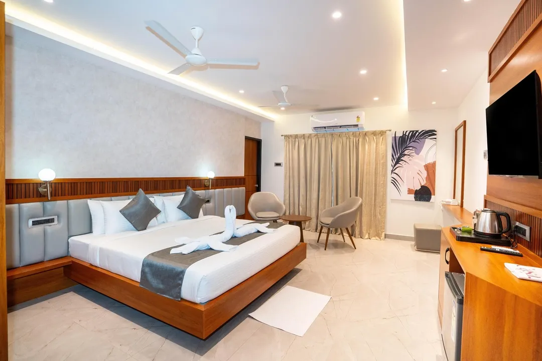 hotel with party hall in madhapur, hyderabad - casa hotel madhapur