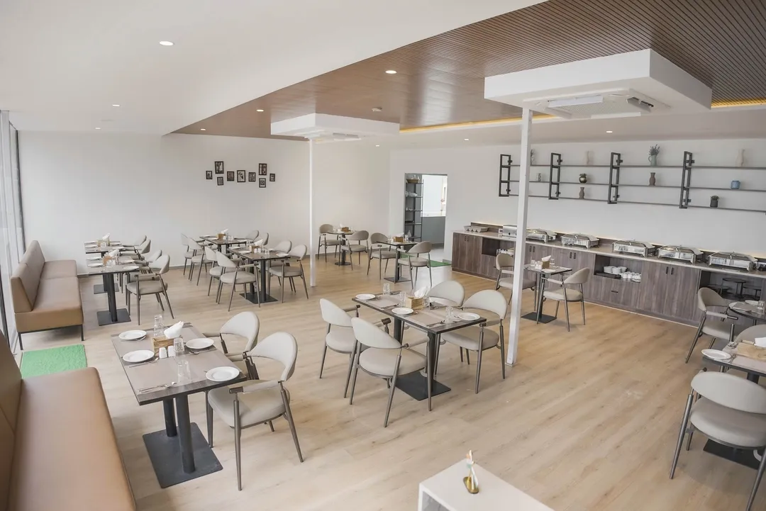 hotel near hyderabad airport - casa hotel madhapur