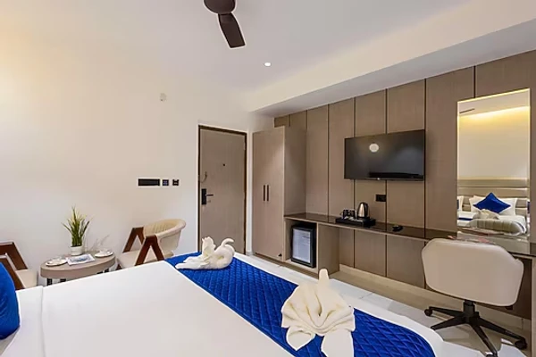 hotel with bar in madhapur, hyderabad - ecko la maniere business hotels