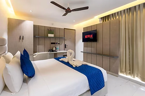 family hotel with pool in madhapur, hyderabad - ecko la maniere business hotels