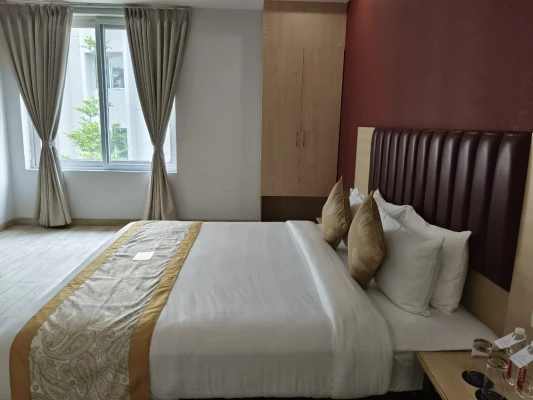 family hotel with pool in kondapur, hyderabad - grand continent hotel hitech city