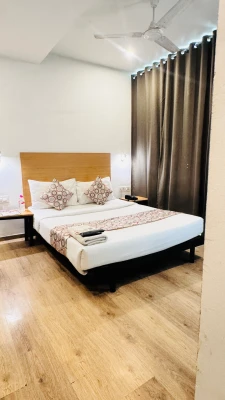 unmarried couple friendly hotels in hotel cinco prime -premium rooms hyderabad