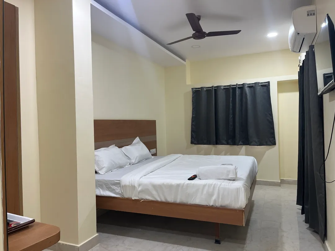 hotel with free parking in musheerabad, hyderabad - hotel elite swagath grand