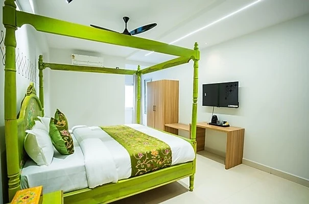 hotel with swimming pool in madhapur, hyderabad - hotel indiana hitech city