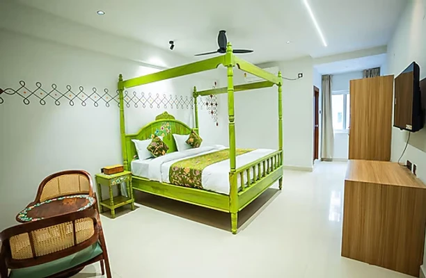 hotel with bar in madhapur, hyderabad - hotel indiana hitech city