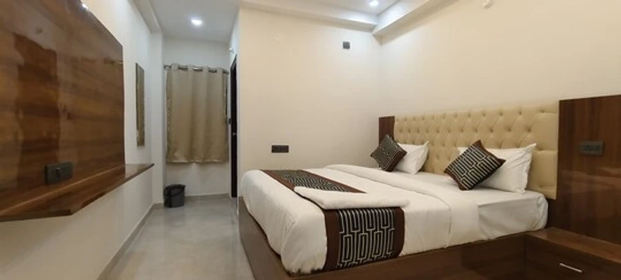 budget hotel in madhapur, hyderabad - hotel khyaathi grand