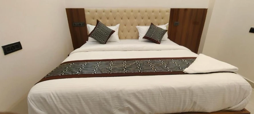 hotels for few hours in hotel khyaathi grand hyderabad