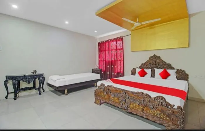 hotel near hyderabad airport - hotel maruthi residency lakdikapul