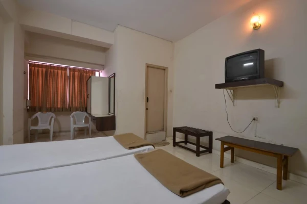 hotel with banquet hall in secunderabad, hyderabad - hotel maya deluxe