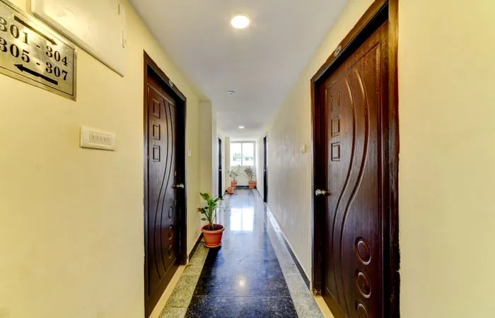 hotel with banquet hall in jubilee hills, hyderabad - hotel ns royal emirates jublilee hills