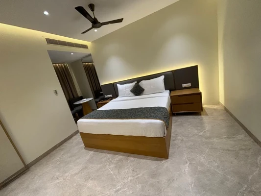 hotel near hyderabad railway station - hotel sannidhi emerald