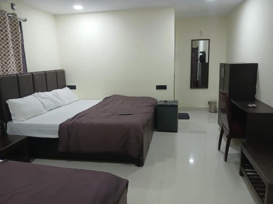 hotel room booking in lakdikapul, hyderabad - hotel shree silver oak