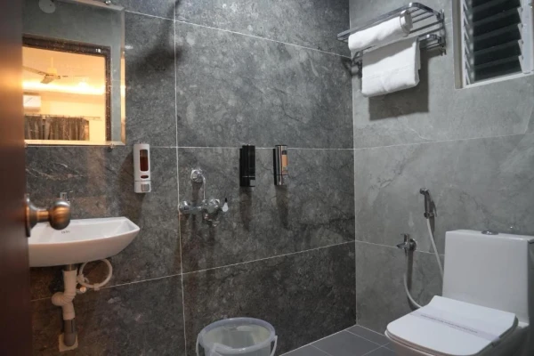 hotel with banquet hall in kondapur, hyderabad - hotel vamshi elite