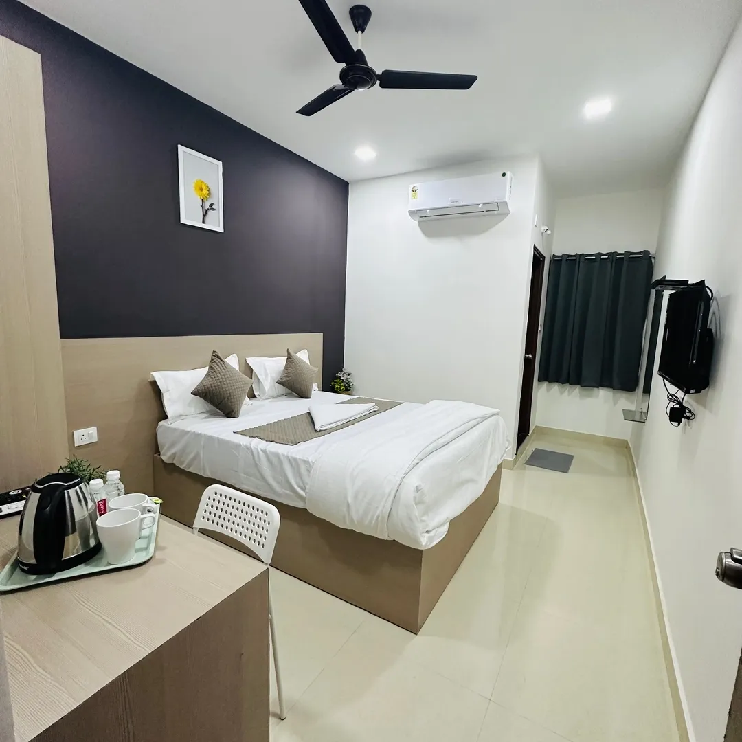 group holiday hotels in innzoy hotels khajaguda hyderabad