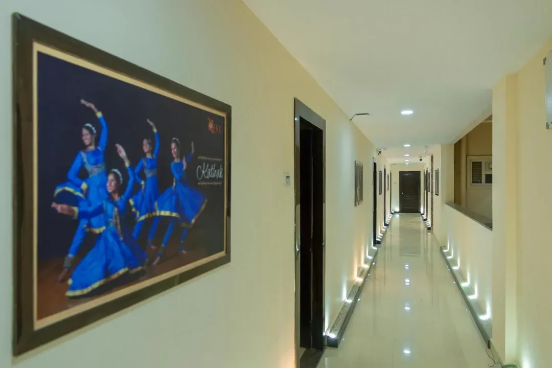 jacuzzi hotel in madhapur, hyderabad - iris atnest