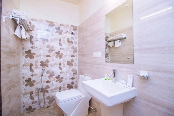 hotel with free parking in jubilee hills, hyderabad - istay jubilee hills hyderabad