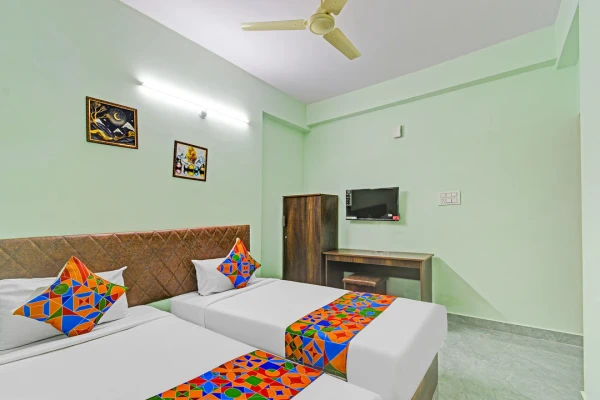 hotels for unmarried couples in legacy hotel hyderabad