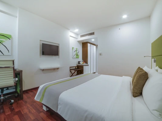 hotel with gym in banjara hills, hyderabad - lemon tree hotel banjara hills hyderabad