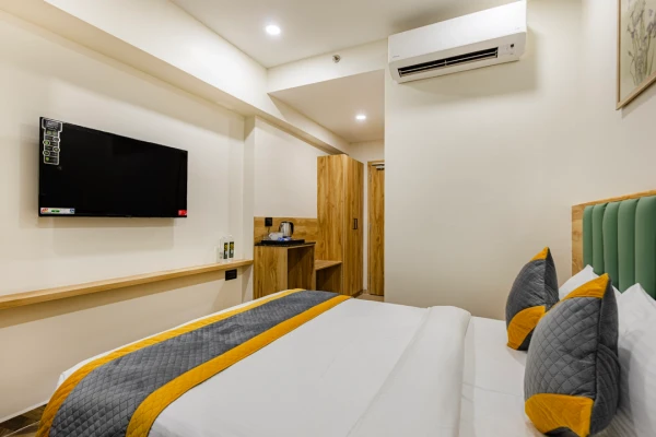 hotel with free parking in kukatpally, hyderabad - lemonridge hotels kphb