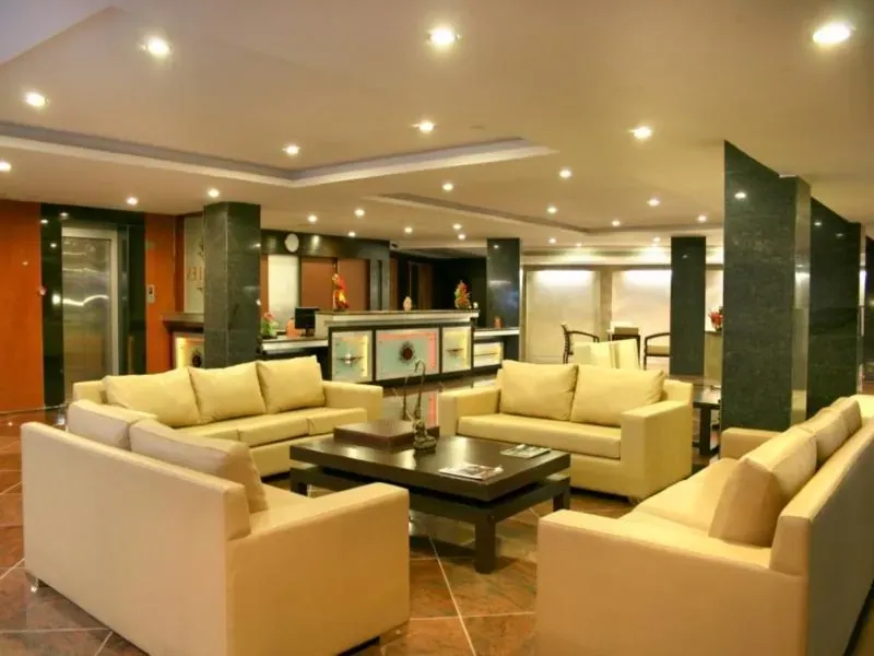 hotel with banquet hall in kachiguda, hyderabad - maharaja classic inn kachiguda