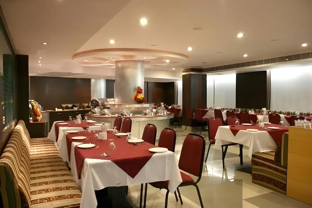 hotel room booking in kachiguda, hyderabad - maharaja classic inn kachiguda