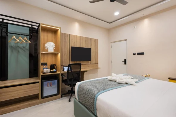 family holiday hotels in monday hotels & suites madhapur hyderabad