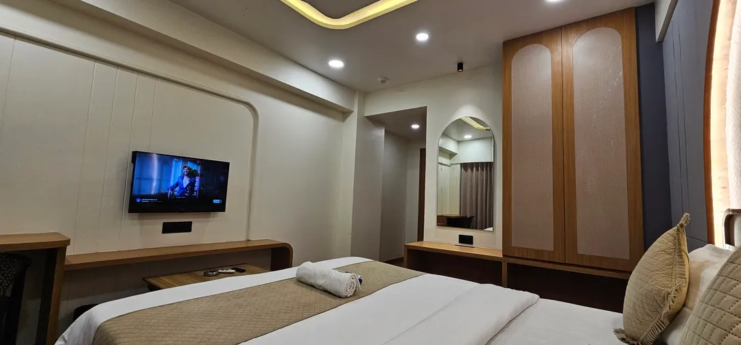 group holiday hotels in prestige lake ridge hyderabad