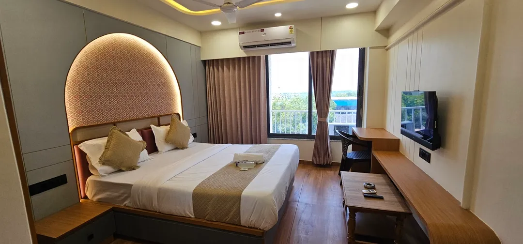 best luxury hotels in prestige lake ridge hyderabad