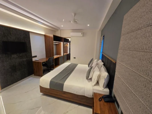 hotel in gachibowli, hyderabad for family - skyview boutique hotel