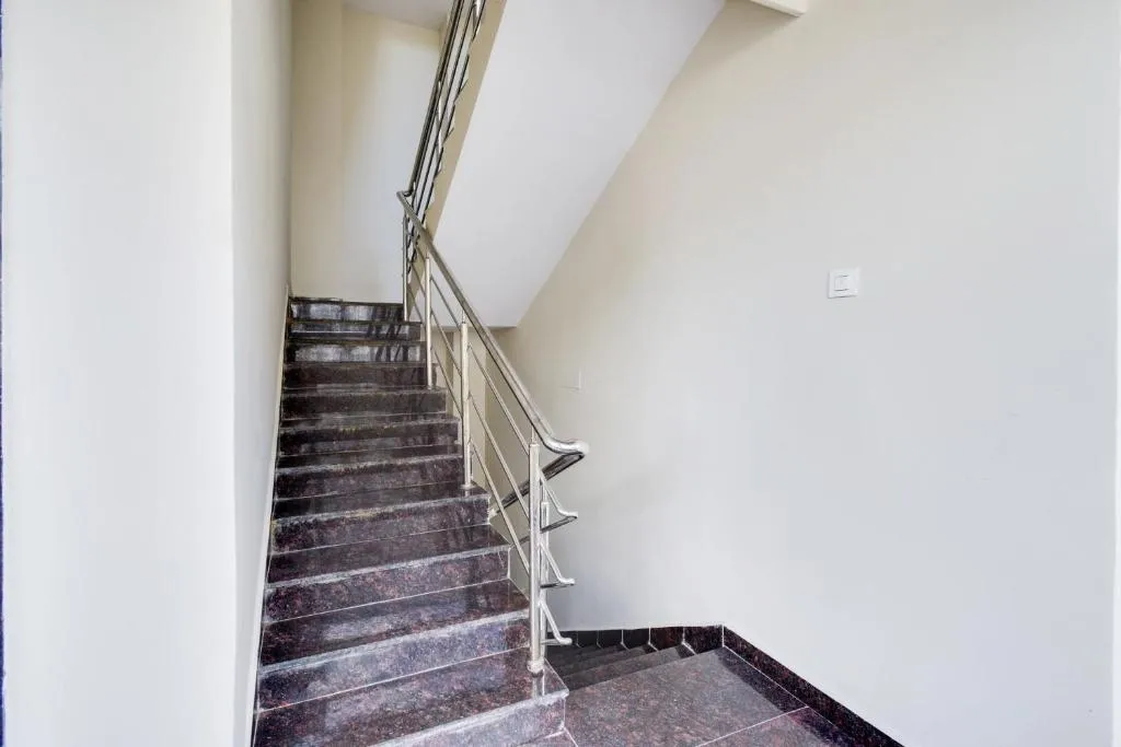 best luxury hotel in super collection o kachiguda bus terminal hyderabad