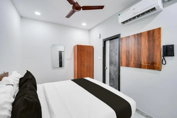 family hotel with pool in kachiguda, hyderabad - super collection o kachiguda bus terminal