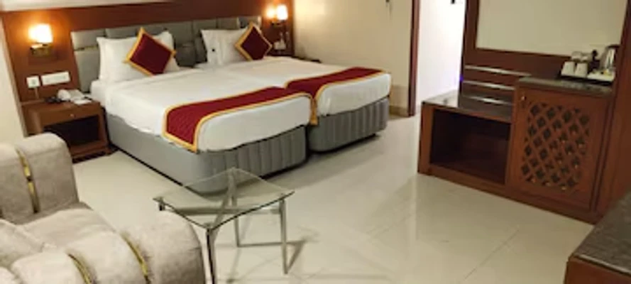jacuzzi hotel in madhapur, hyderabad - the hoften eastin hotel hyderabad