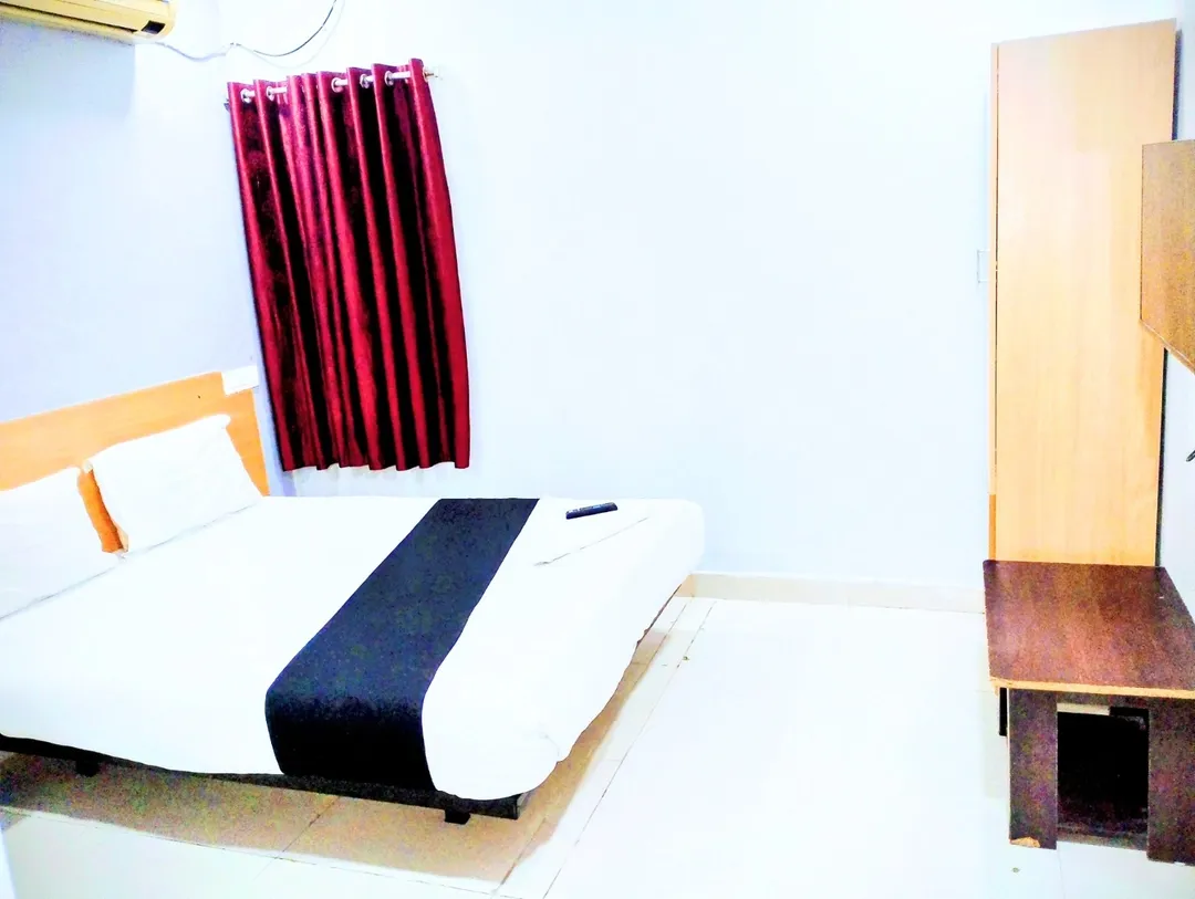 best 5 star hotels in the royel stay in hyderabad