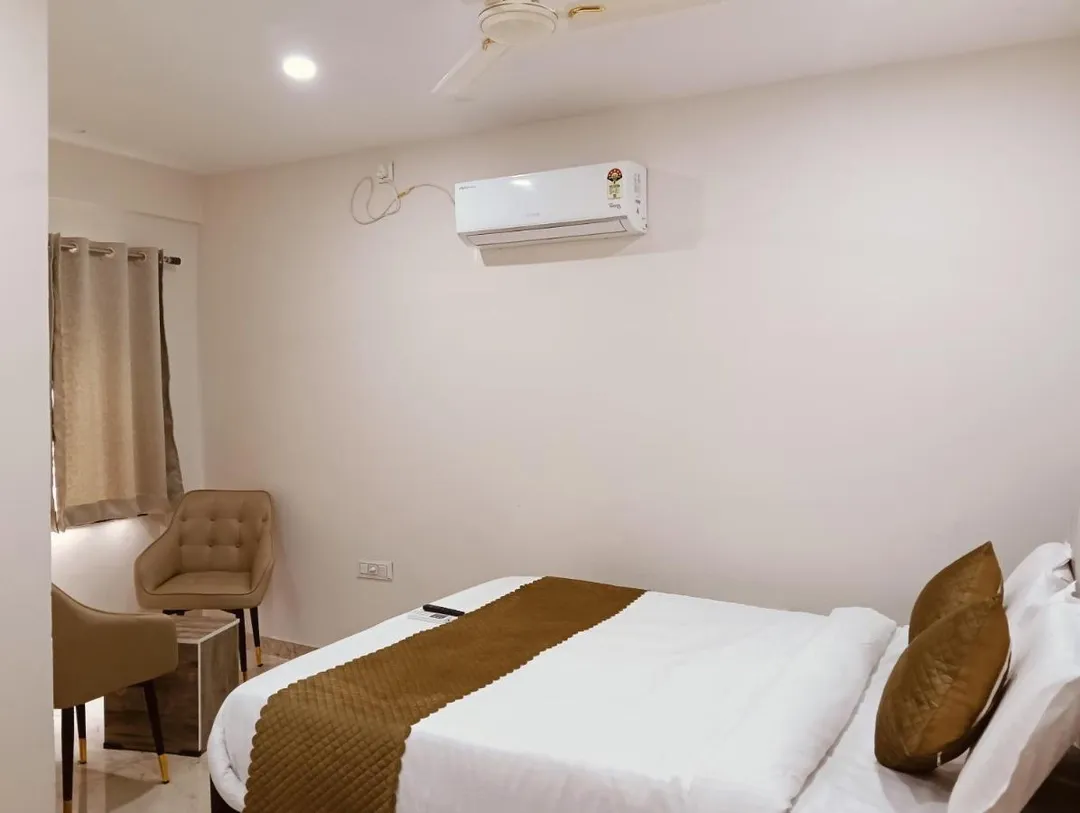 couple friendly hotels in vaaraahi hotel hyderabad