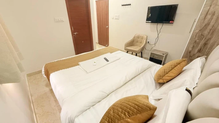 hotel with gym in kamala nagar, hyderabad - vaaraahi hotel