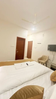 hotel in kamala nagar, hyderabad for couples - vaaraahi hotel